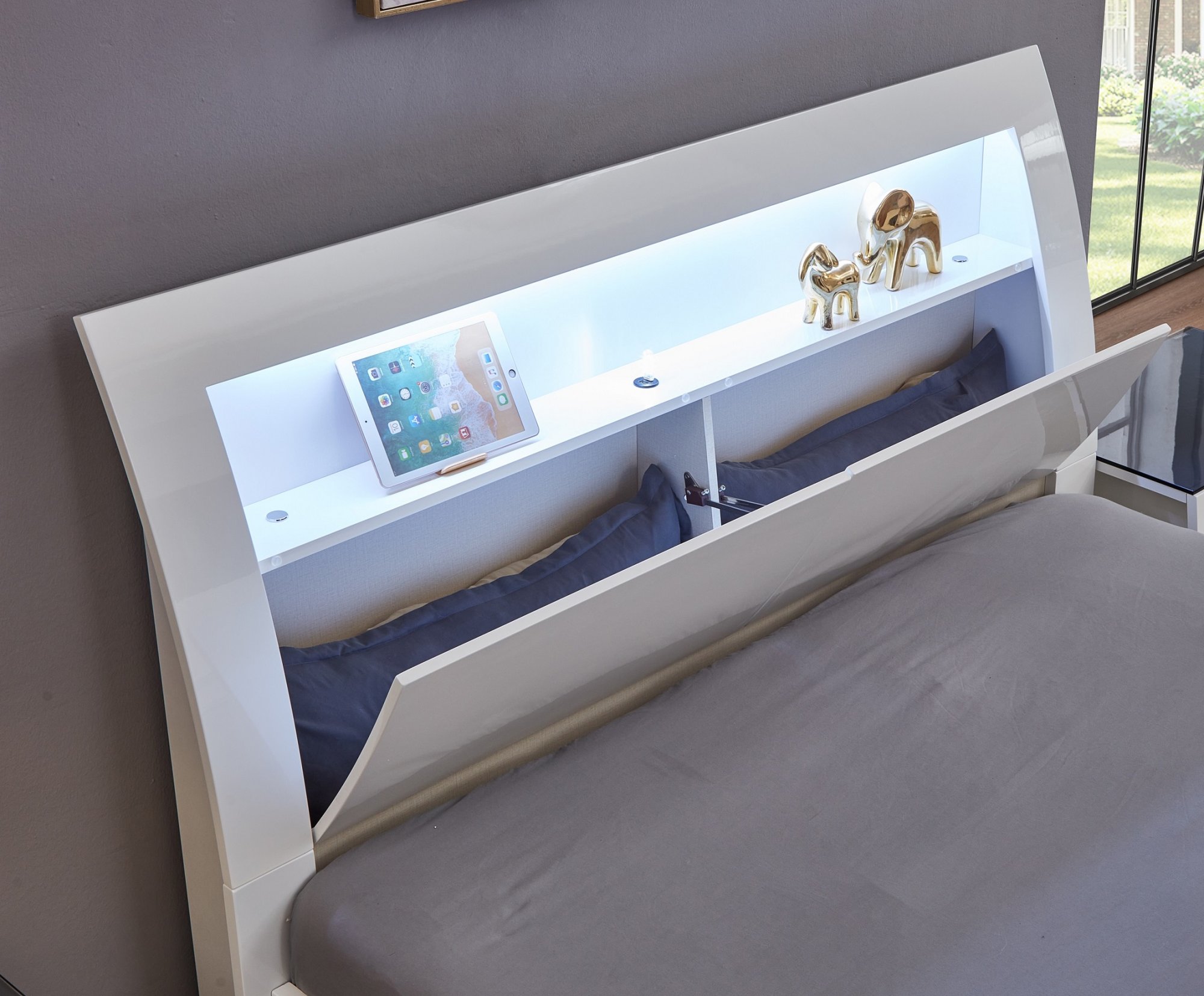 Barcelona Complete Bedroom Set view 3
